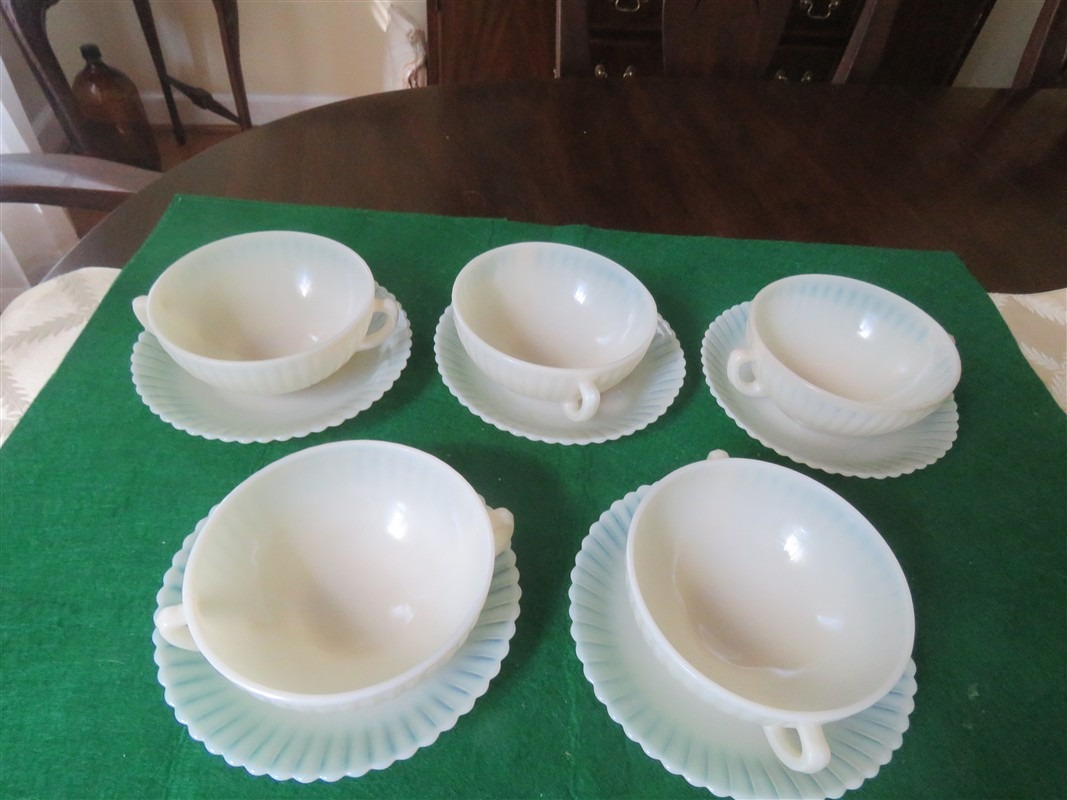 100170L5 (1067 x 800) Glass cups and saucers 5