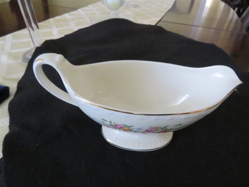 Homer Laughlin Eggshell Georgian Gravy Boat