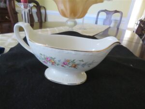 Homer Laughlin Eggshell Georgian Gravy Boat 2