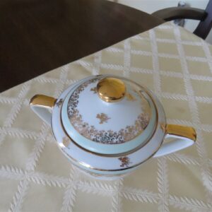 French vintage porcelain sugar bowl with lid. Limoges 2