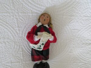 Byers Choice Carolers Holiday | Byers Choice Lenox Exclusive Victorian Child 1