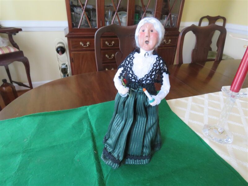 Byers’ Choice Caroler Lenox Exclusive Grandmother 1