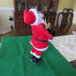 Byers Choice Caroler Lenox Velvet Santa With Quill & List 12