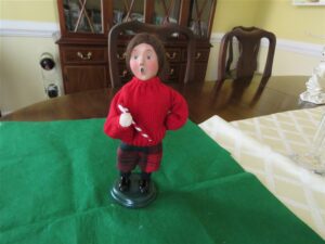 Byers Choice Caroler Lenox Girl 1