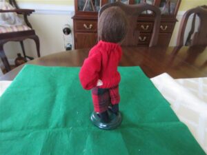 Byers Choice Caroler Lenox Girl 2