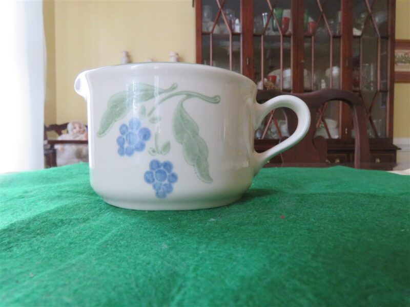 Pfaltzgraff Creamer with Floral Design Calvert Farmhouse 1