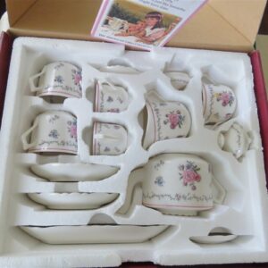 American Girls Collection “Samantha’s Tea Set” from Hallmark, 3