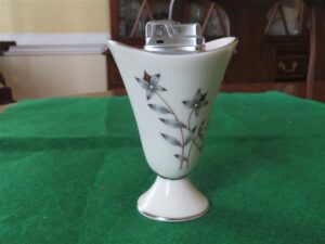 Lenox Ronson Table Lighter. Starburst pattern. 2