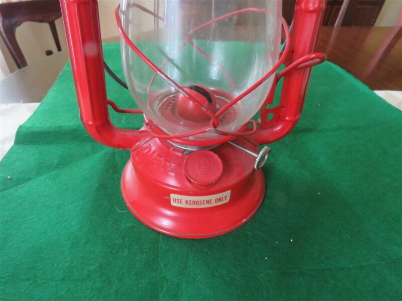 Vintage Dietz Junior Kerosene Lantern 12" . 1977. Red. Very good condition. NO damage to paint. Mechanical woorking condition is excellent. Wick was burned one time. Slightly used. 2