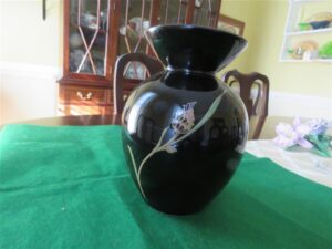 Black Vase by Toyo Lily of the Nile 2