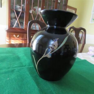 Black Vase by Toyo Lily of the Nile 2