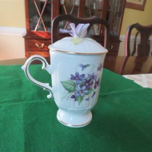 Tea/Coffee Cup with Lid . Royal Stratford 1