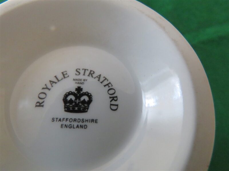 Tea/Coffee Cup with Lid . Royal Stratford 4