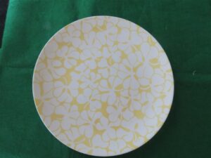 Yellow Clover Dinner Plate Royal China Cavalier Ironstone 1