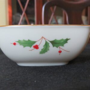 Lenox Holly Christmas Dipping Bowl Gold ring on rim. 3