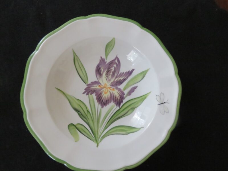 Vietri Made In Italy Pasta Bowl Purple Floral Design 9 ¼ inches diameter. 1 ½ inches deep. Made in Italy. Vietri of Hillsborough, N.C. Very good condition. No cracks, dings, chips or scratches. Colors are bright. Must be considered as used. Look carefully at the flower. Bowls come with different flowers pattern. 1