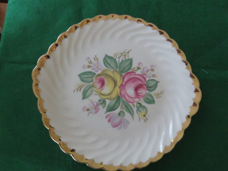 Royal China, USA, Handled Tray "Quban Royal" 1