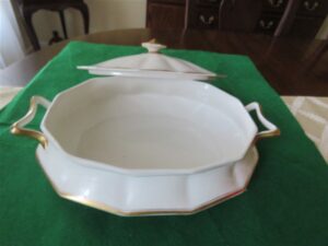 Vintage Johnson Brothers Covered Casserole Dish 2