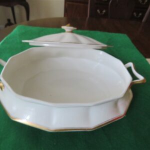 Vintage Johnson Brothers Covered Casserole Dish 2