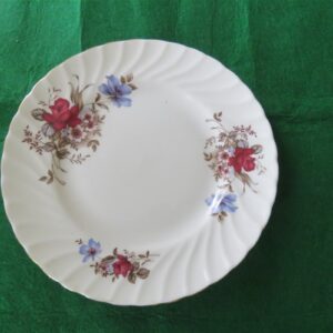 Crown Staffordshire Luncheon Plate Red roses 1