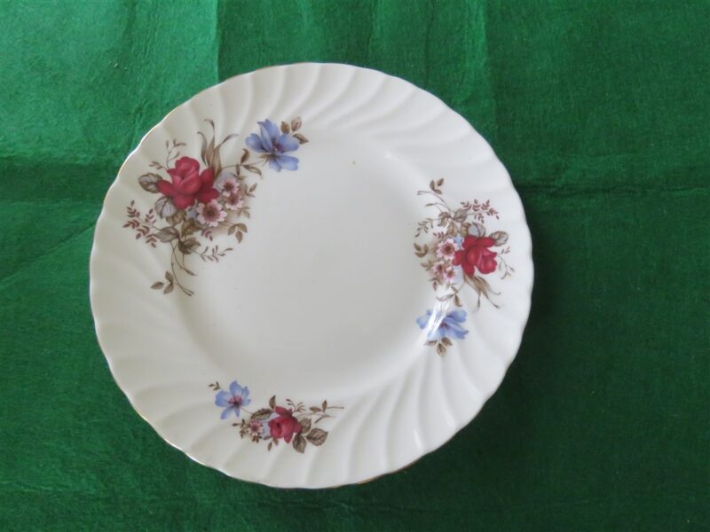 Crown Staffordshire Luncheon Plate Red roses 1