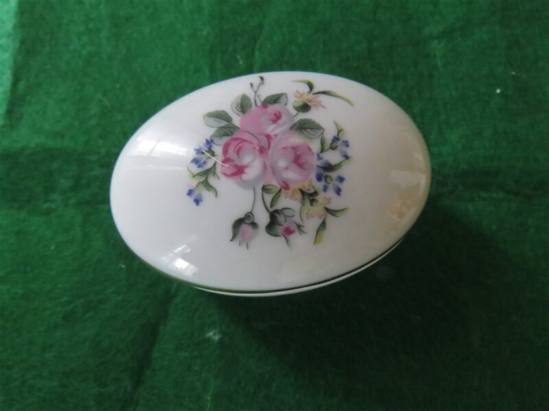 Limoges Porcelain Trinket Box. Oval shape with lid. 4