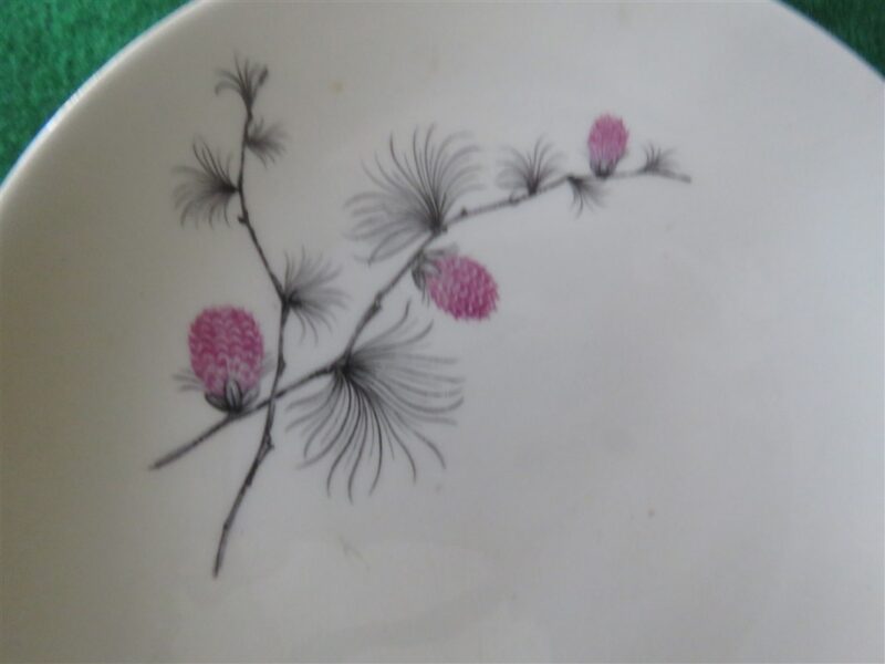 Bread Plate Canonsburg Pottery Sky Line Wild Clover Bread plate is decorated with pink seed pods and gray and black stems. Vintage 1960’s 6 3/8 inches diameter. Very good condition. No chips, cracks or dings. No crazing. No back mark. Must be considered as used. 2