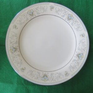 American Royalty Dinner Plate Blue Versailles 1