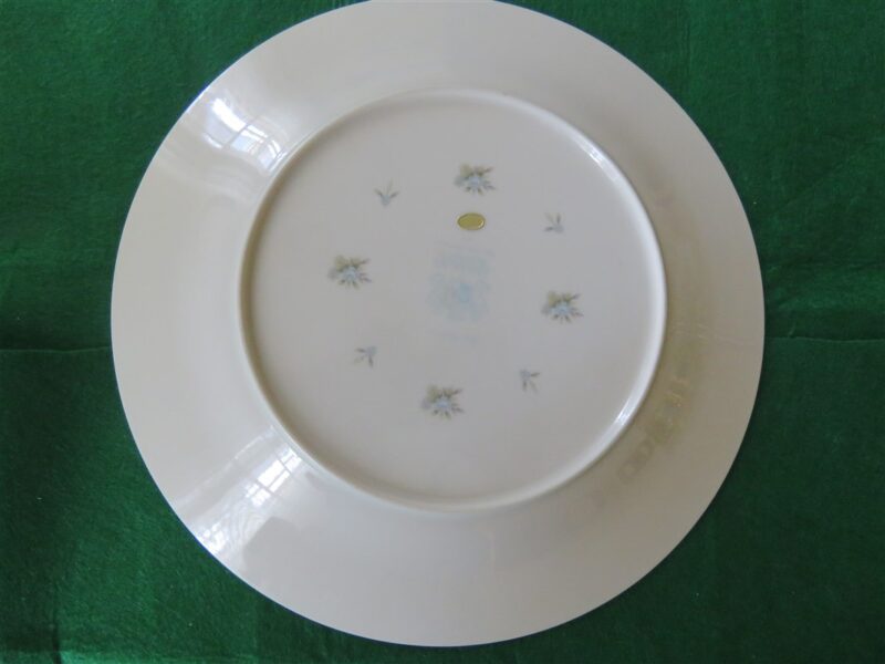 American Royalty Dinner Plate Blue Versailles 3