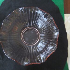 Pink Depression glass fruit bowl center piece. Anchor Hocking. 1