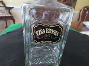 Ezra Brooks Kentucky Bourbon Whiskey Decanter, Clear Glass Vintage 70’s 2