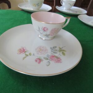 Vintage Lefton Snack Plates with Cups, set of 4 plates and cups 1