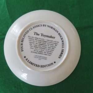 Collectible Vintage Norman Rockwell Classic Series, --The Toy Maker--1982, b