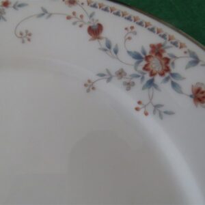 Noritake Dinner Plate Adagio 7237 Ivory China. 2