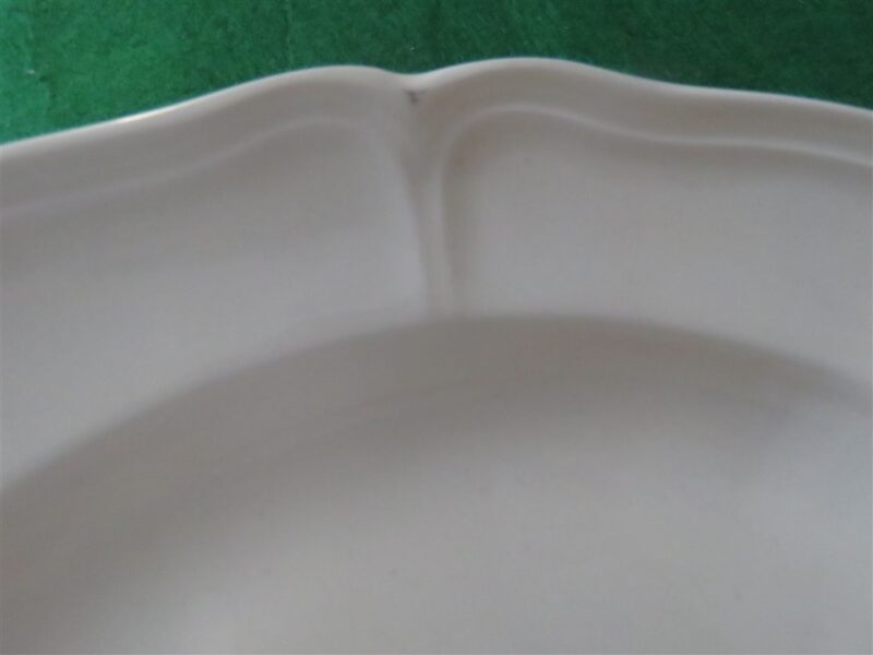 Vintage Wedgwood of Etruria & Barlaston Queens Shape Plain Dinner Plate. Off white. 10 3/8 inches diameter. 2