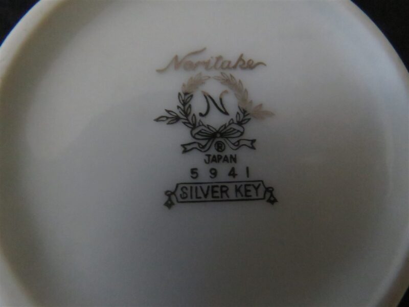 Silver Key Sugar Bowl by Noritake with Lid. Double handle. 6