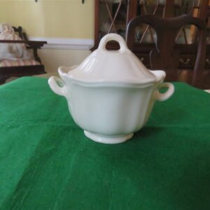Sugar Bowl Wedgwood of Etruria and Barlaston Queens Shape Plain Off White 1