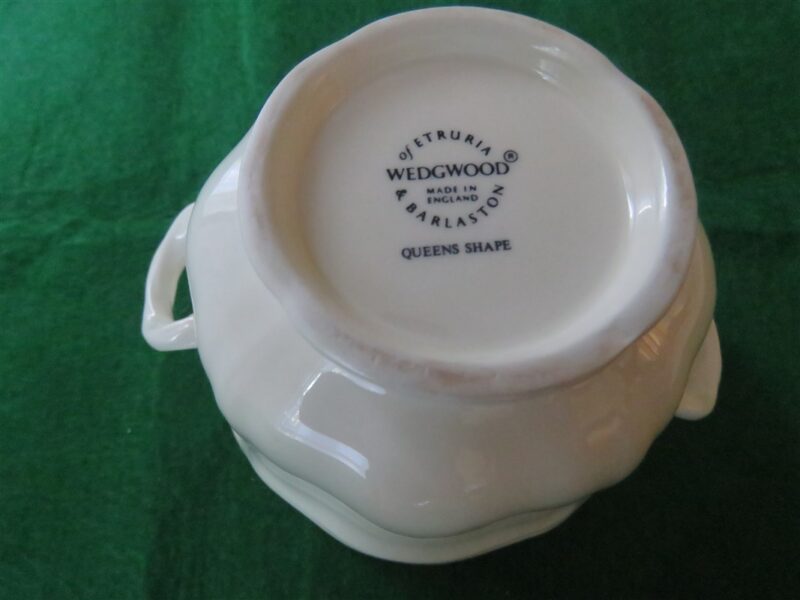 Sugar Bowl Wedgwood of Etruria and Barlaston Queens Shape Plain Off White 3