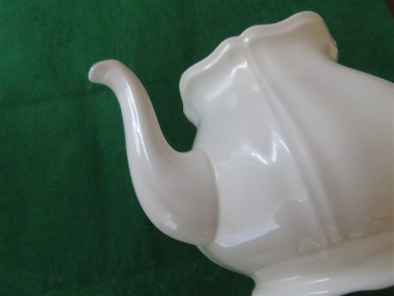 Tea Pot Wedgwood of Etruria and Barlaston Queens Shape Plain 4