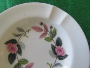 Ashtray by Wedgwood Hathaway Rose pattern. 2