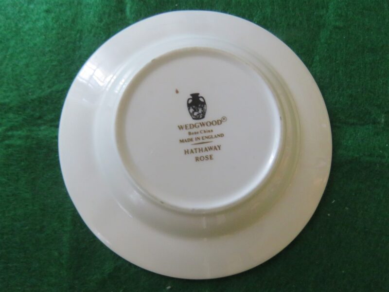 Ashtray by Wedgwood Hathaway Rose pattern. 3