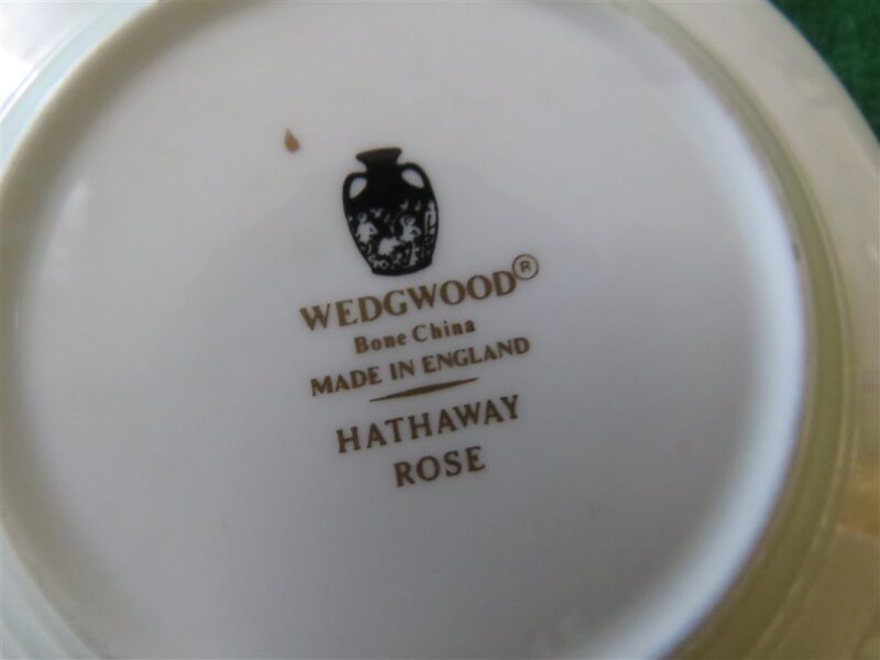 Ashtray by Wedgwood Hathaway Rose pattern. 4