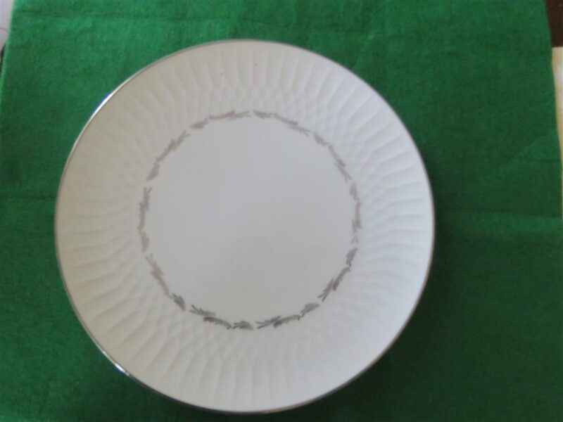 Dinner Plate – Noritake – Sabina pattern 1