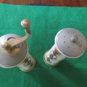 Lenox Lido Salt Shaker & Pepper Mill With 24K gold paint trim 2