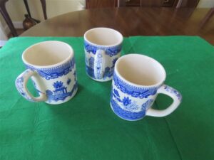  BLUE WILLOW JAPAN COFFEE MUGS KISSING BIRDS 6