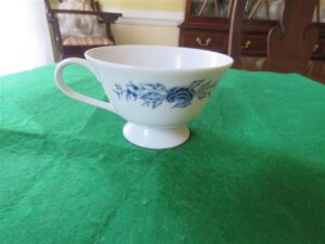 Footed Tea Cup & Saucer Lennold Fine China Blue Meissen 1478 b