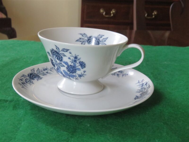 Footed Tea Cup & Saucer Lennold Fine China Blue Meissen 1478 g