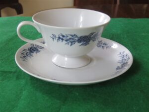 Footed Tea Cup & Saucer Lennold Fine China Blue Meissen 1478 h