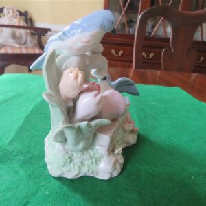 Porcelain Blue Bird Music Box 2
