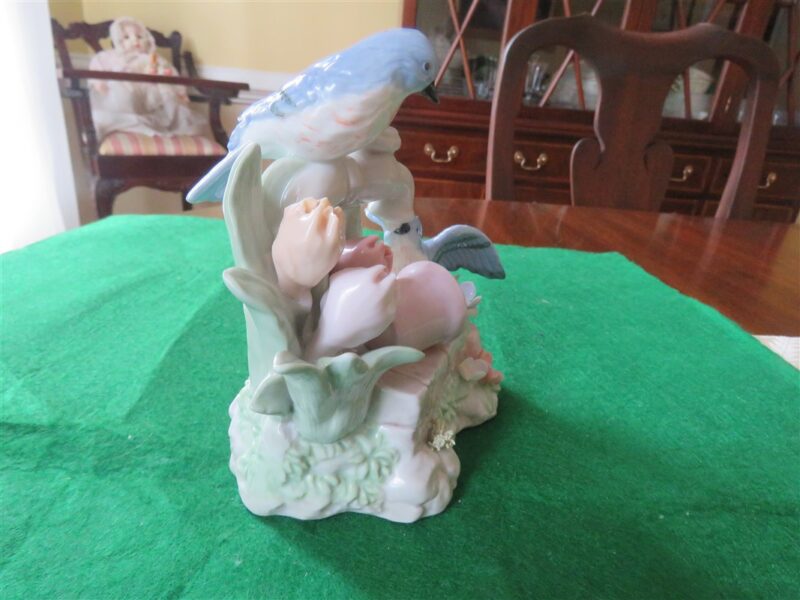 Porcelain Blue Bird Music Box 2